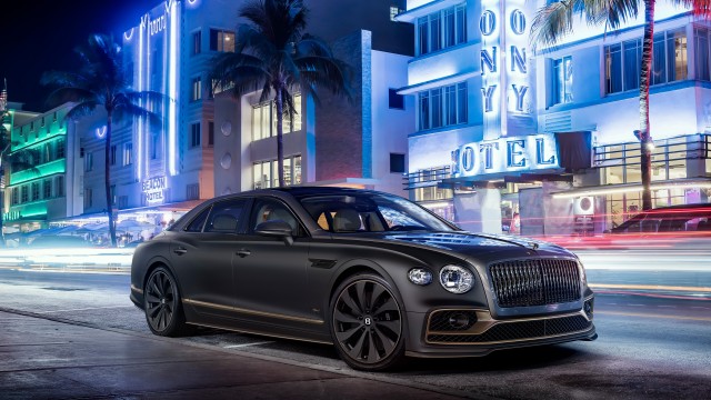 Bentley Flying Spur Hybrid Neon lights