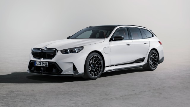 BMW M5 Touring M Performance Parts 2024