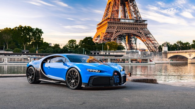 Bugatti Chiron Pur Sport Paris