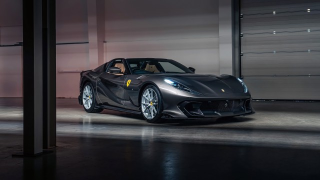 Ferrari 812 Competizione A 2025