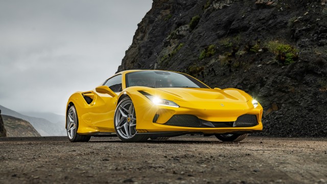 Ferrari F8 Spider Supercars