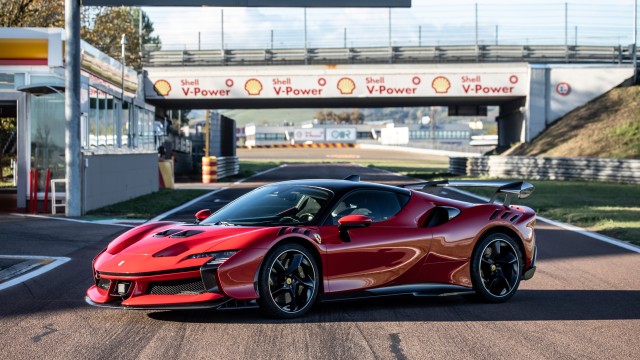 Ferrari SF90 XX Stradale Race track