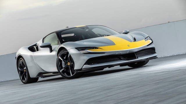 Hybrid Supercar Ferrari SF90 Stradale Assetto Fiorano