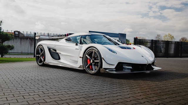 Koenigsegg Jesko White cars