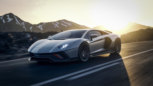Lamborghini Aventador LP 780-4 Ultimae Luxury sports car