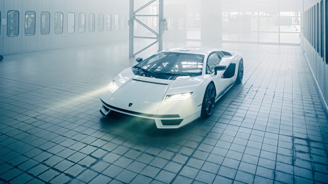 Lamborghini Countach LPI 800-4 White