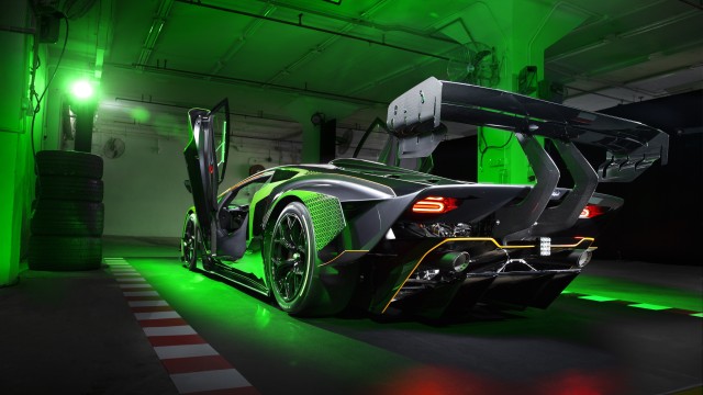 Lamborghini Essenza SCV12 Racing car