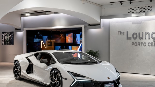 Lamborghini Revuelto 2024