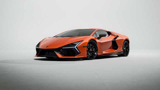 Lamborghini Revuelto Arancio Borealis