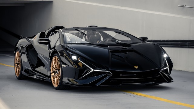 Lamborghini Sián Roadster Vertical