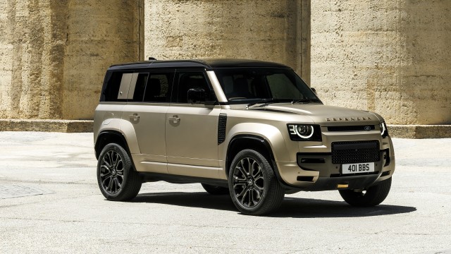 Land Rover Defender OCTA 2025