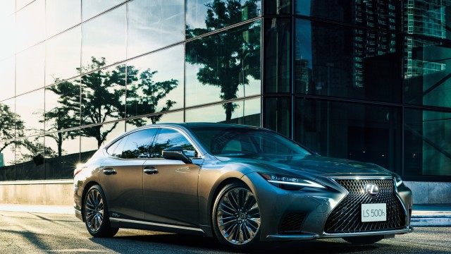 Lexus LS 500h 5K