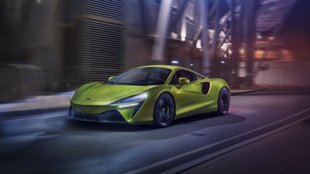 McLaren Artura Hybrid Supercar 5K