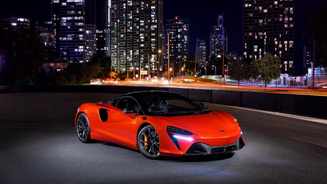 McLaren Artura Hybrid Supercar