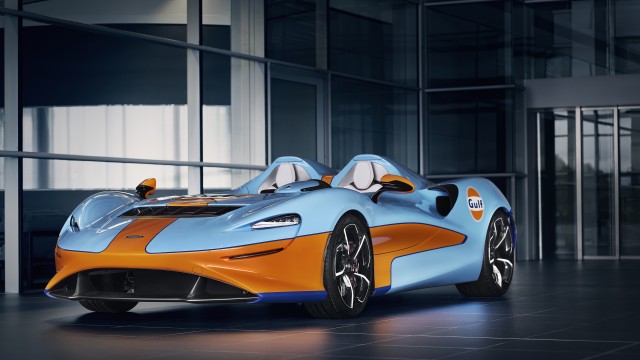 McLaren Elva Gulf Theme