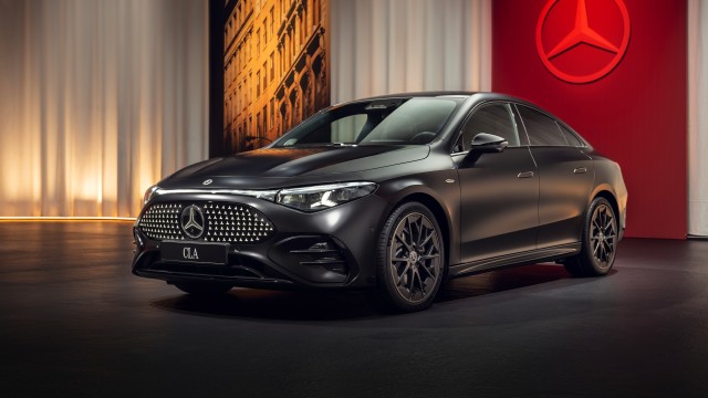 Mercedes-Benz CLA 350 4MATIC with EQ Technology