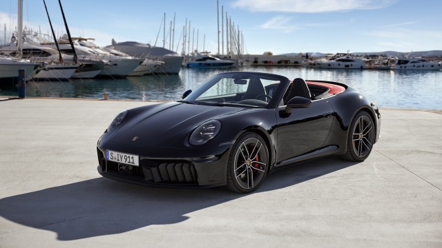 Porsche 911 Carrera GTS Cabriolet 2024