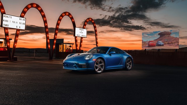 Porsche 911 Carrera GTS Sally Special 8K