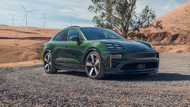 Porsche Macan Turbo 2025