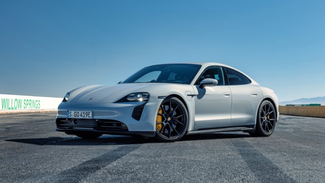 Porsche Taycan GTS 2021