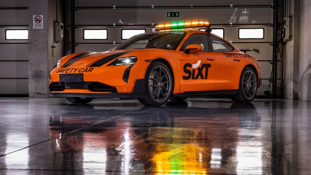Porsche Taycan Turbo GT SIXT Carrera Cup Safety Car