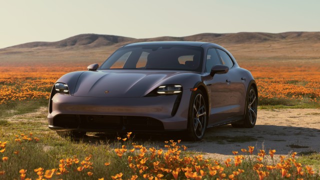 Porsche Taycan Turbo S Cross Turismo 2022