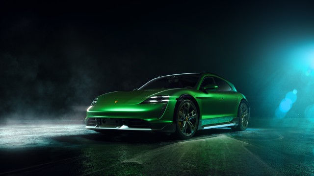 Porsche Taycan Turbo S Cross Turismo 2024