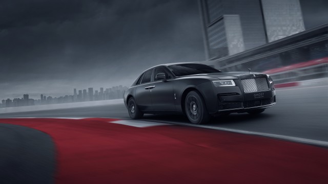 Rolls-Royce Black Badge Ghost Race track