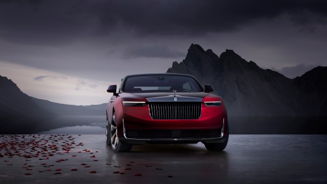 Rolls-Royce La Rose Noire Droptail 8K
