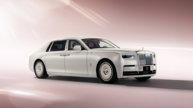 Rolls-Royce Phantom EWB Cherry Blossom 2025
