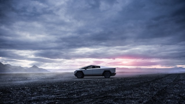 Tesla Cybertruck Sunset