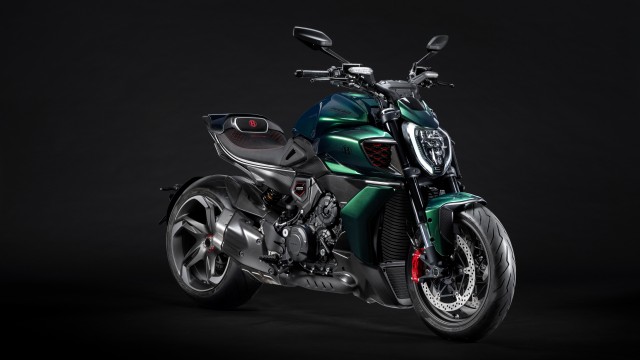 Ducati Diavel for Bentley 8K