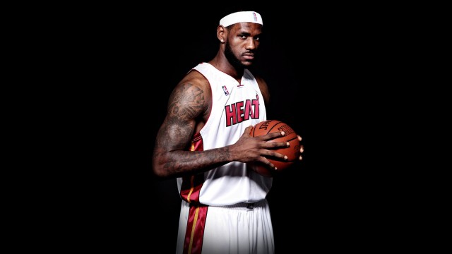 LeBron James Black background