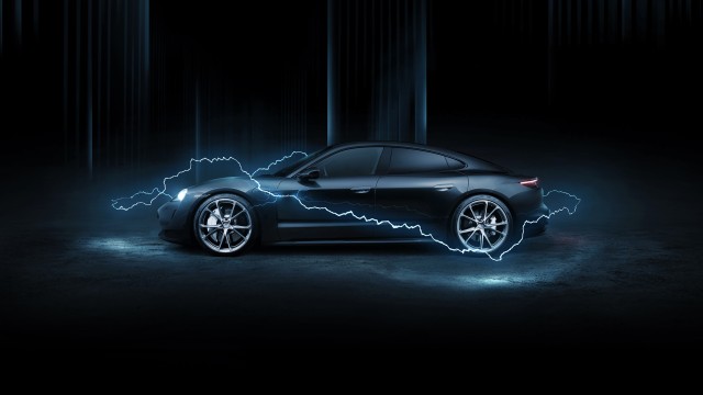 Porsche Taycan Turbo AMOLED
