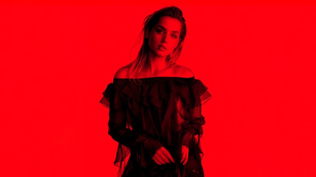 Ana de Armas Red