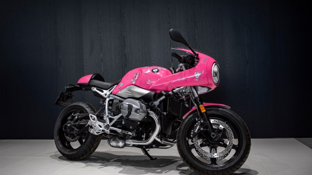 BMW R nineT Racer voor Think Pink 2022