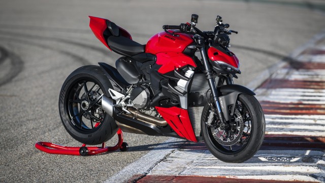 Ducati Streetfighter V2 8K