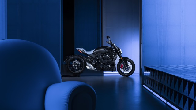 Ducati XDiavel Nera Sports cruiser