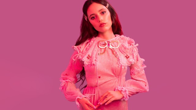 Jenna Ortega Pink