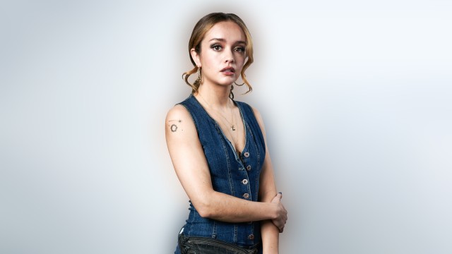 Olivia Cooke Portrait