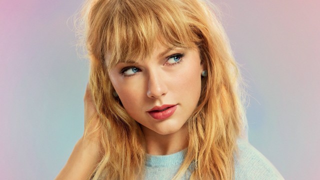 Taylor Swift Beautiful singer