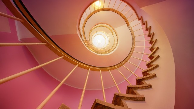Spiral stairs Pink