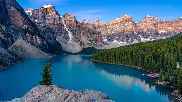 Moraine Lake Turquoise water