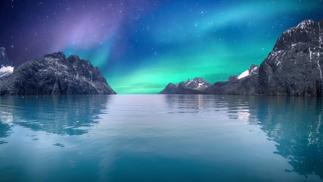 Northern Lights Sea