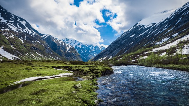 Valley Glacier mountains