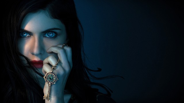 Alexandra Daddario Mayfair Witches