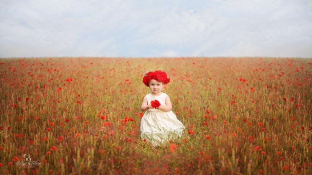 Cute Girl Red flowers