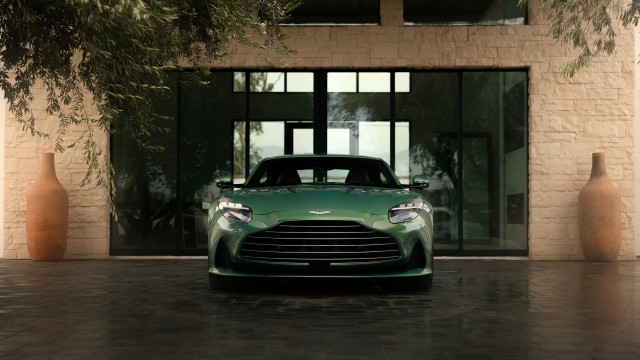 2025 Aston Martin DB12 8K
