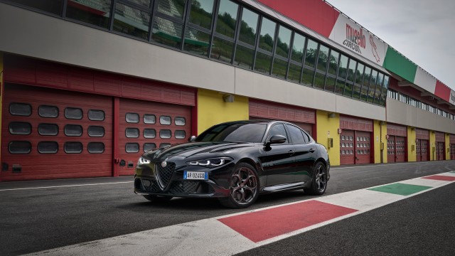 Alfa Romeo Giulia Quadrifoglio Super Sports Cars