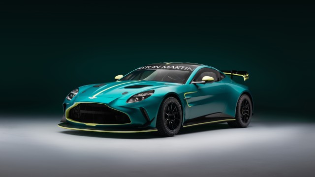 Aston Martin Vantage GT4 2024